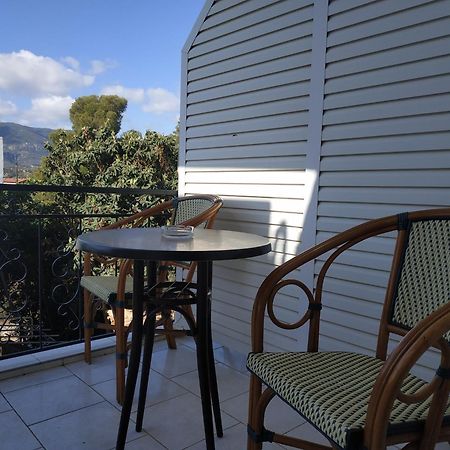 Apartments By Evita'S Resort Poros Town Esterno foto