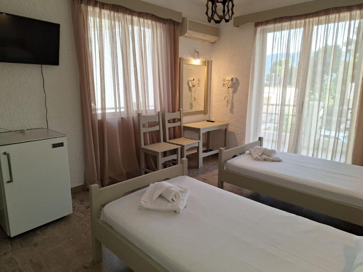 Apartments By Evita'S Resort Poros Town Esterno foto