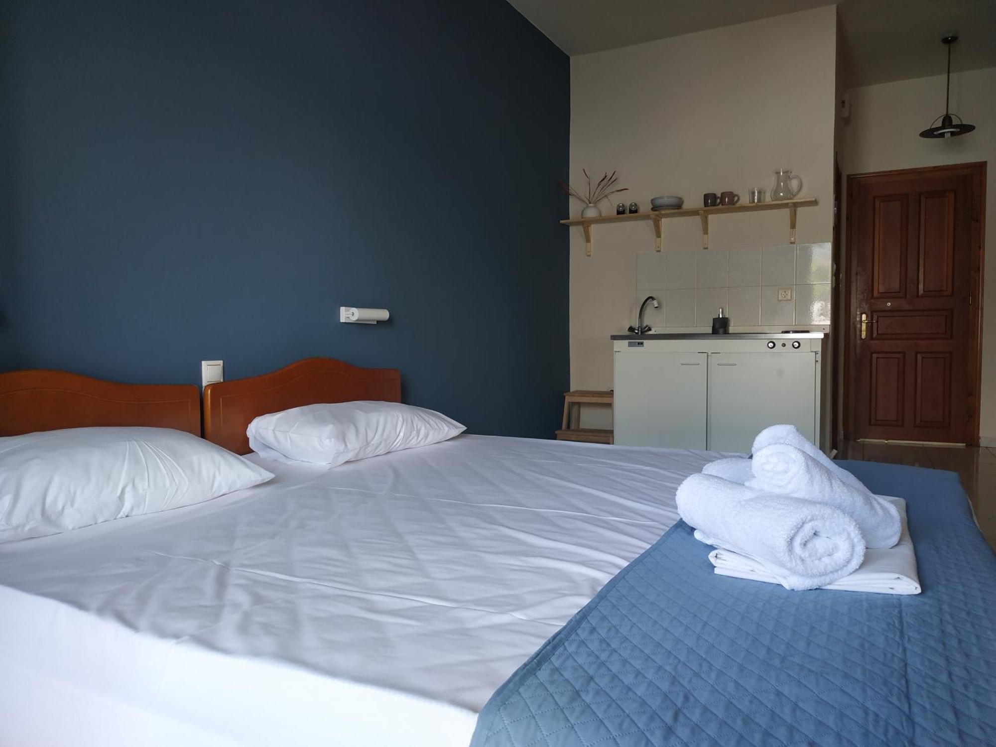 Apartments By Evita'S Resort Poros Town Esterno foto