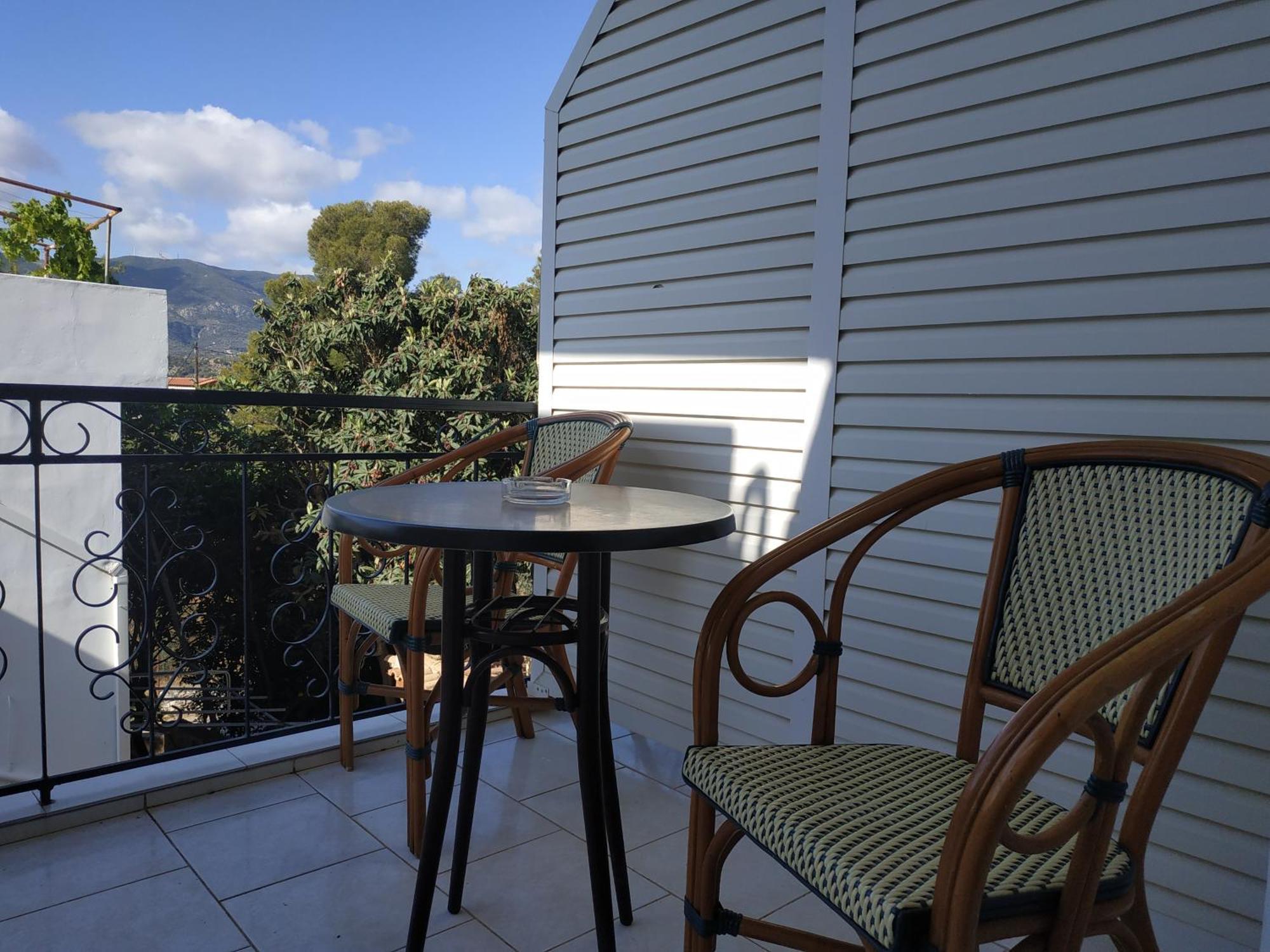 Apartments By Evita'S Resort Poros Town Esterno foto